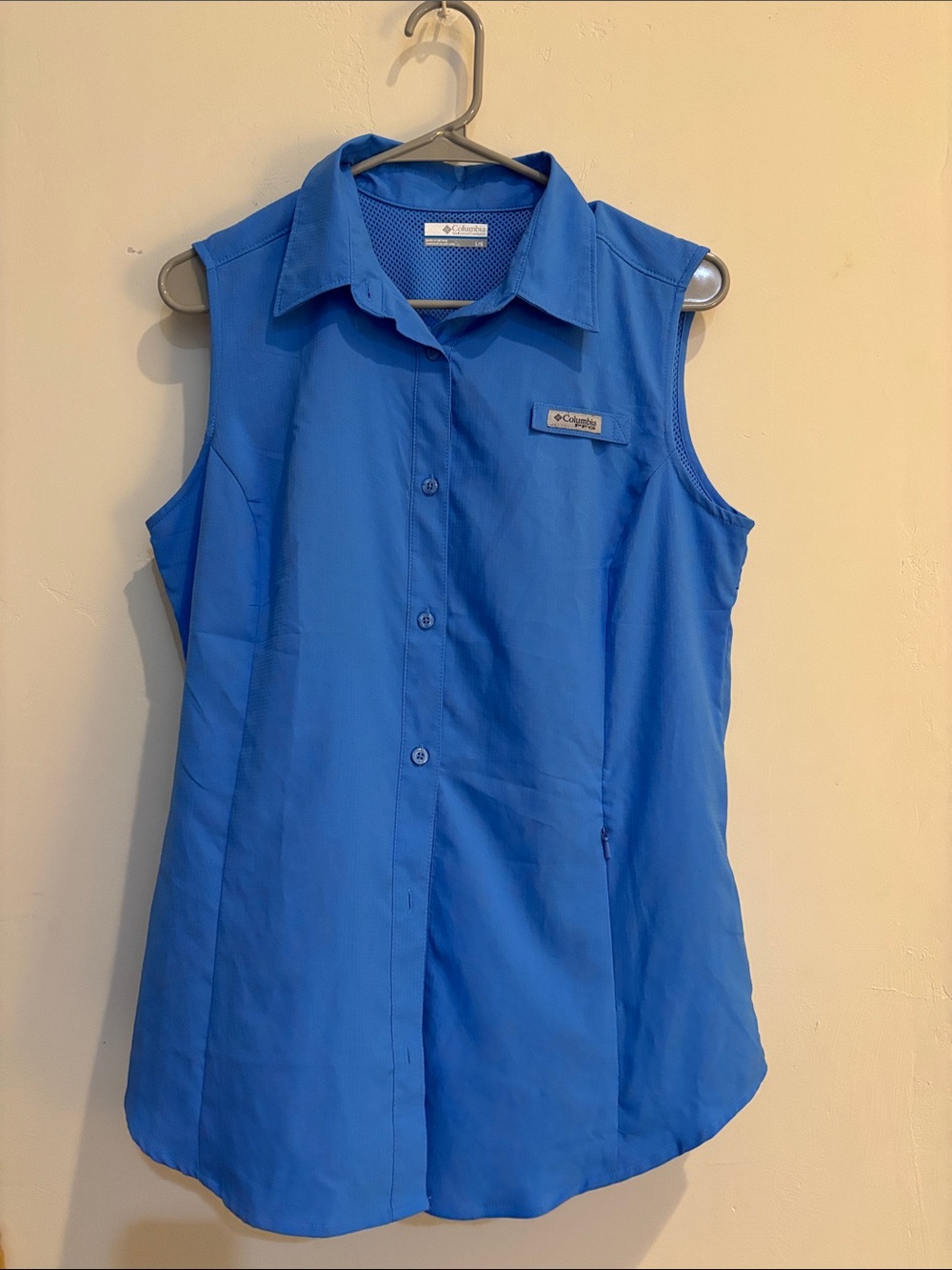 Columbia Sleeveless Button-Up hiking Shirt - Royal Blue Large